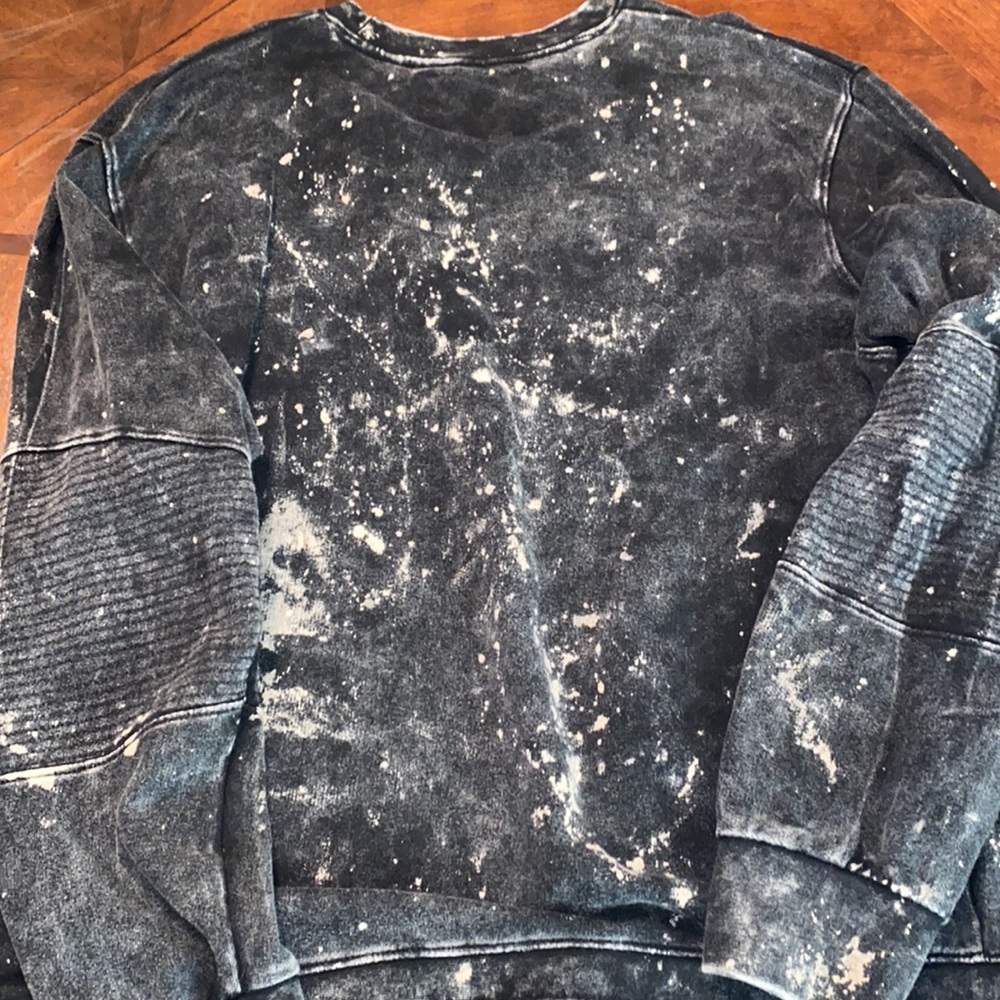 Customized sweater - Picture 2 of 7